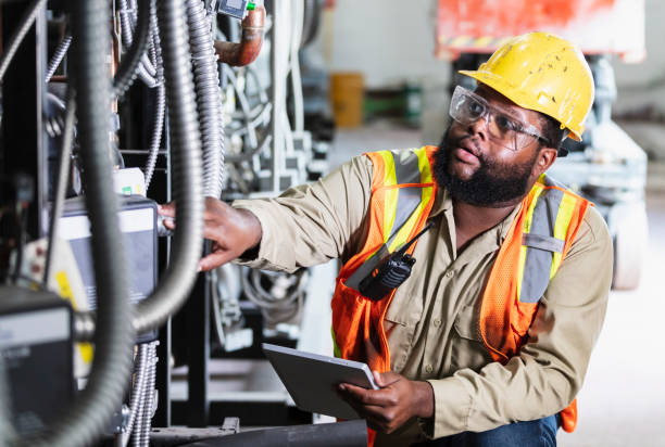 Best Emergency Electrical Repair  in Dundee, OR